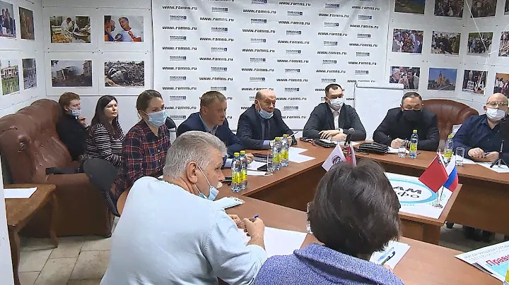 Вопрос вывоза бытовых отходов беспокоит жителей.